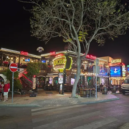 Rua Dos Bares Em Albufeira